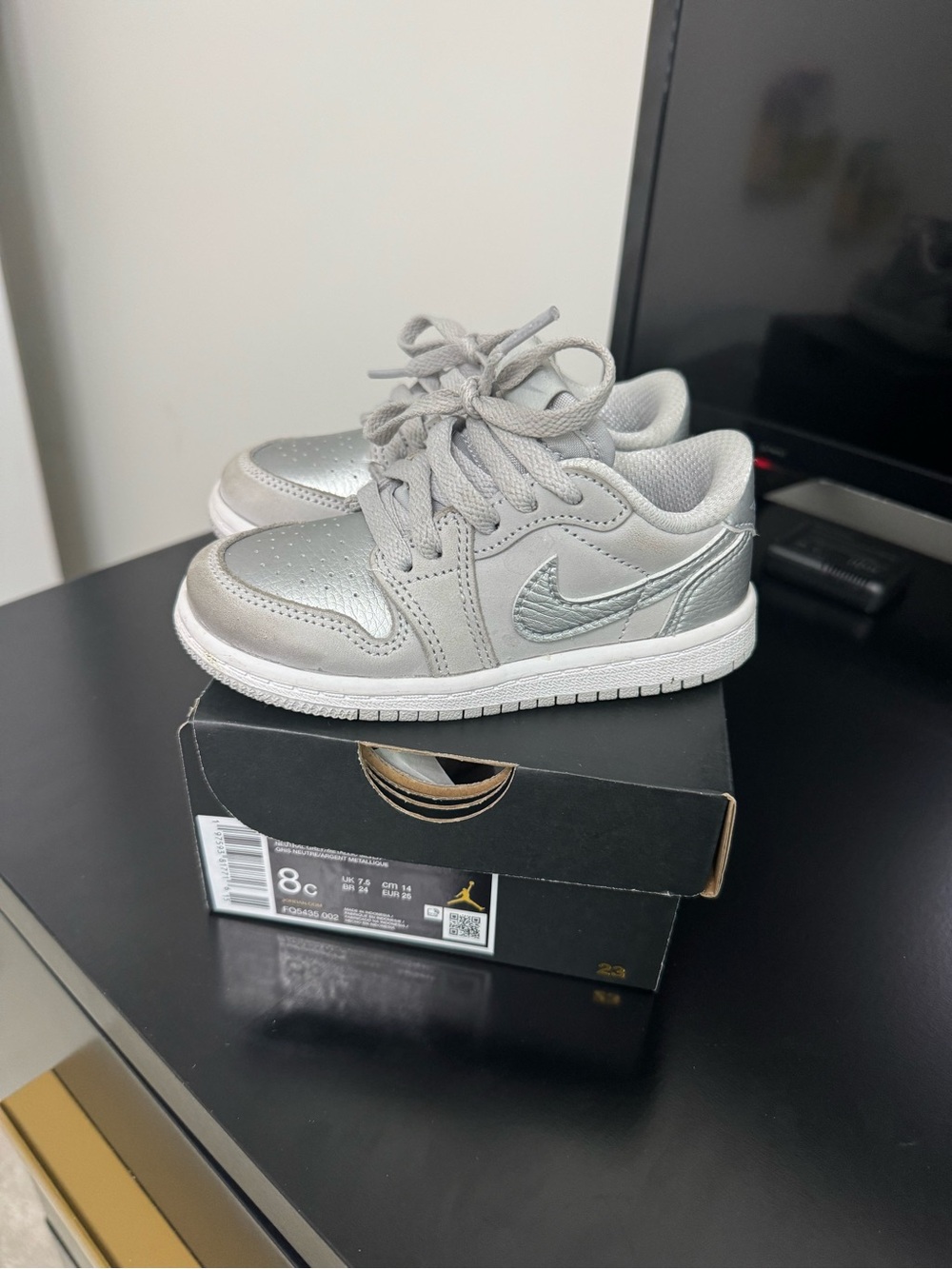 Nike Jordan 1 Low Kids Silver Metallic Low-Top Sneakers